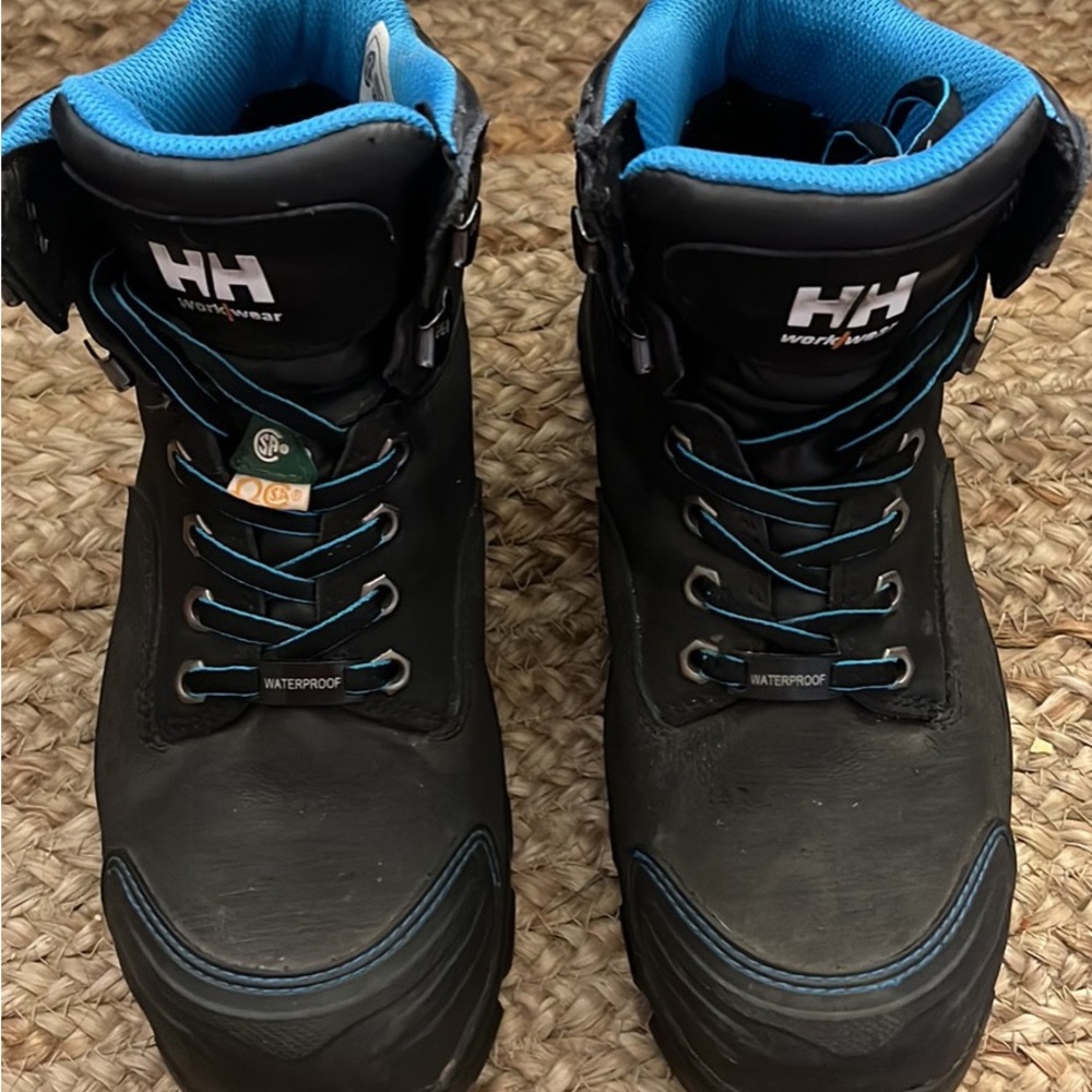 Helly Hansen Black and Blue Workwear Boots
